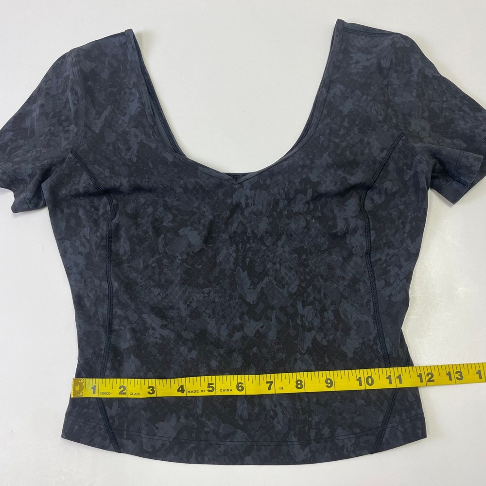 LULULEMON Align Tee Crop Hideaway snakeskin Camo Deep Coal Multi Size 4 - Picture 8 of 8